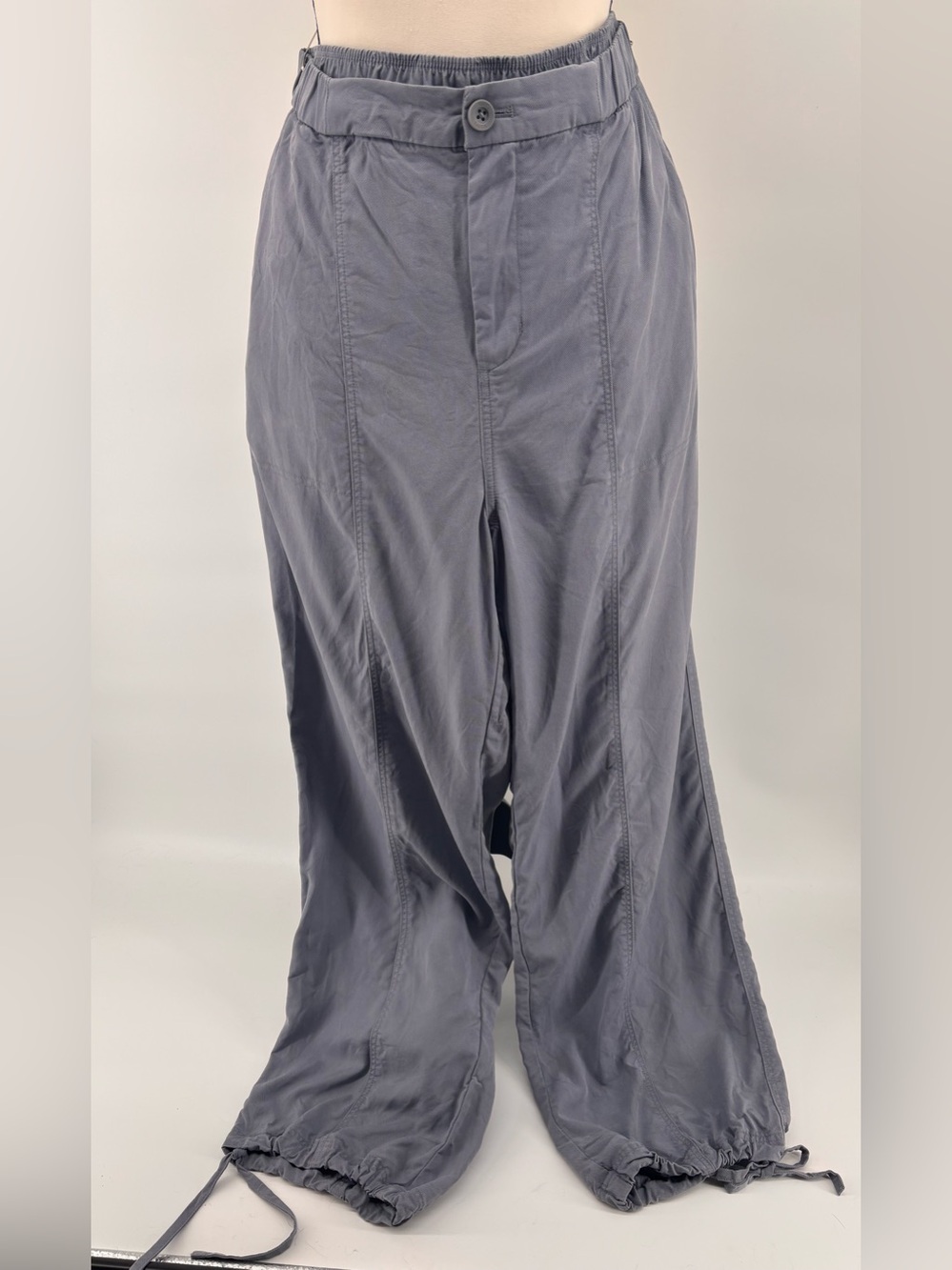 Vuori Women’s Coastline Pants Grey Lyocell Drawstring Hem Pants Excellent Cond